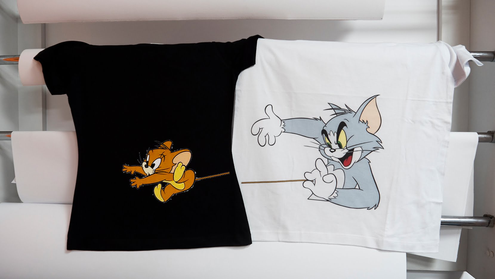 Set tricouri Tom holding tail Jerry 2 Set tricouri Tom holding tail Jerry - imagine 2